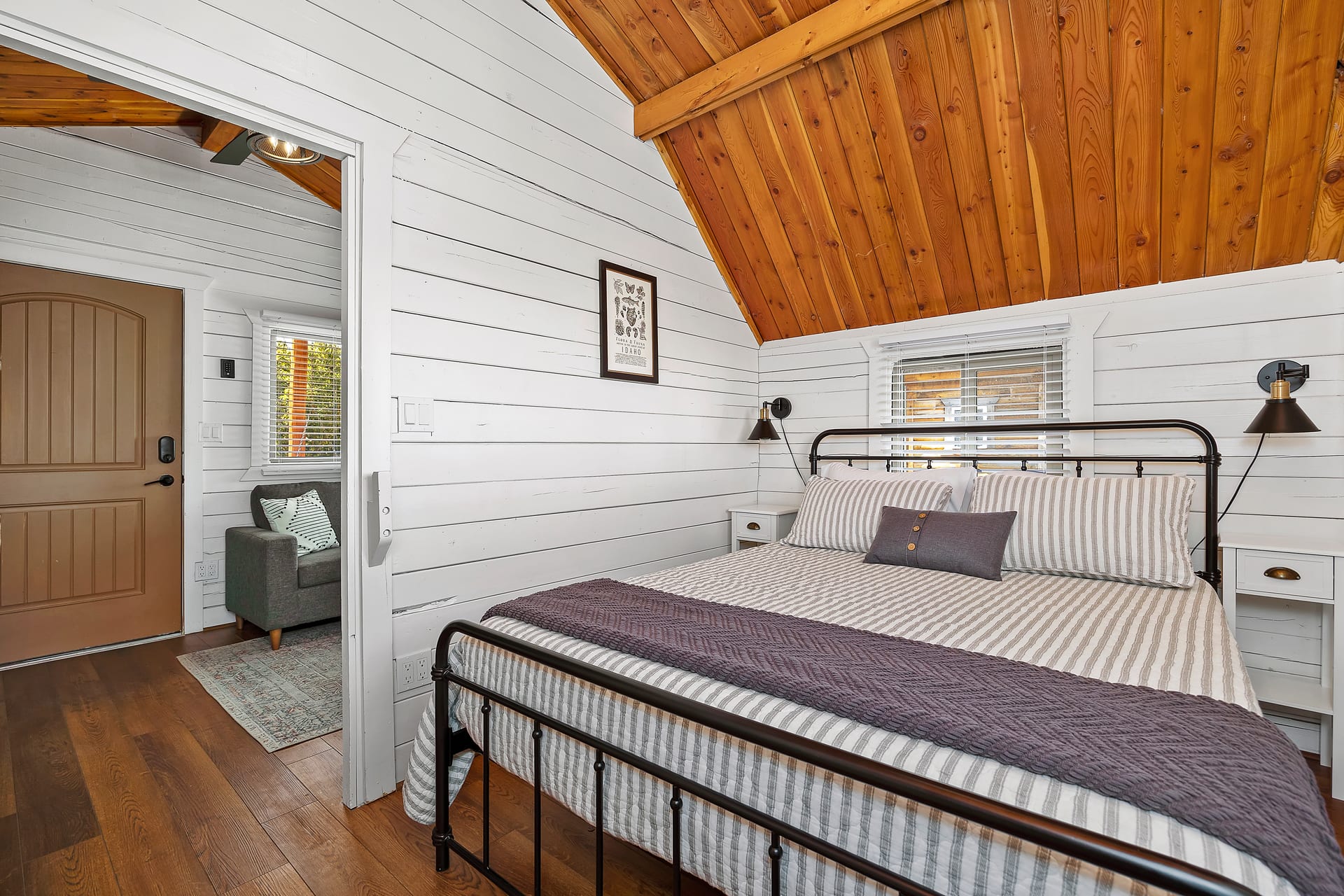 Sunset Canyon cabin at Hagerman RV Village